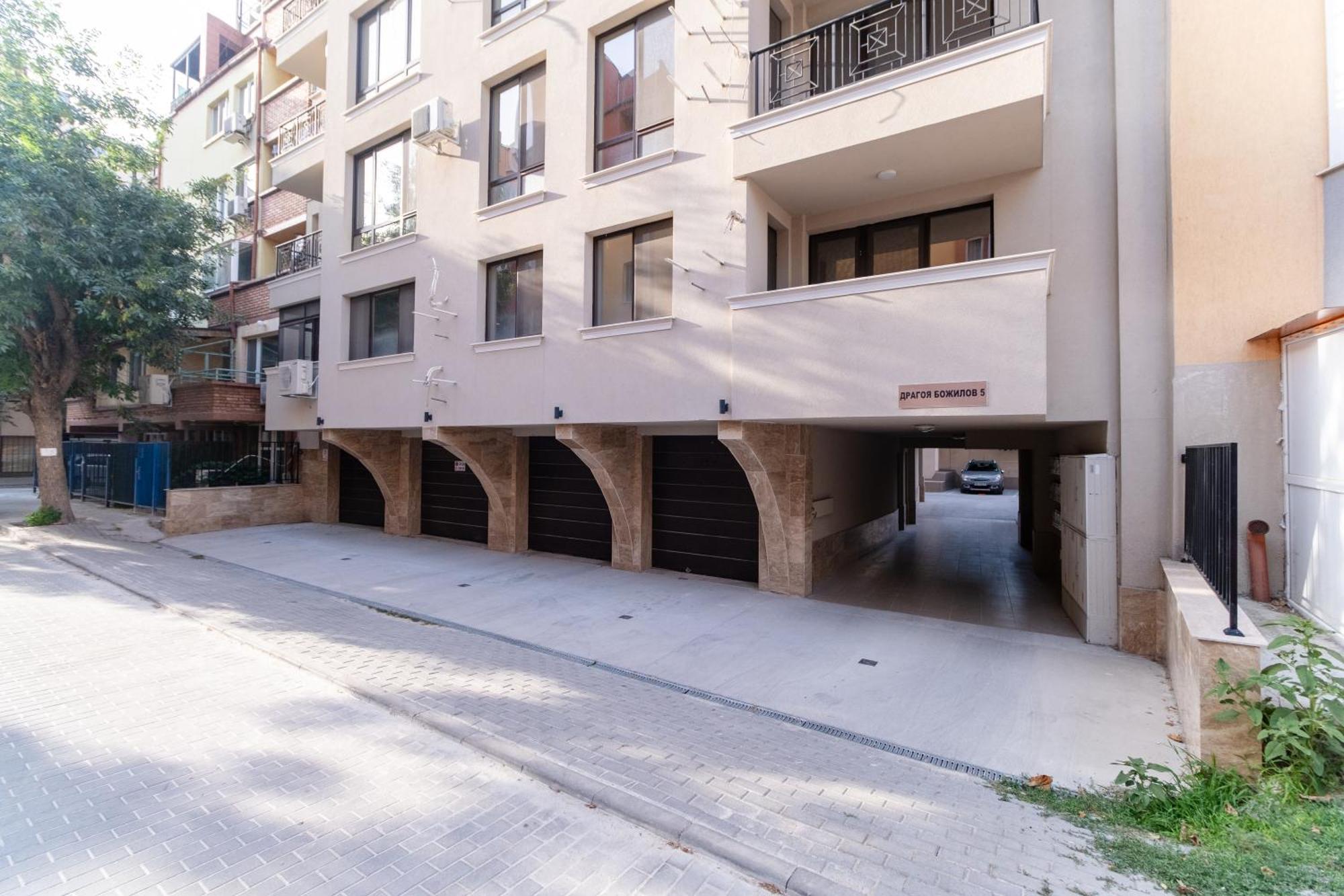 1-Bedroom Apartment With Free Private Parking Plovdiv Bagian luar foto